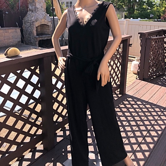 Black jumpsuit 🖤 - Picture 1 of 7